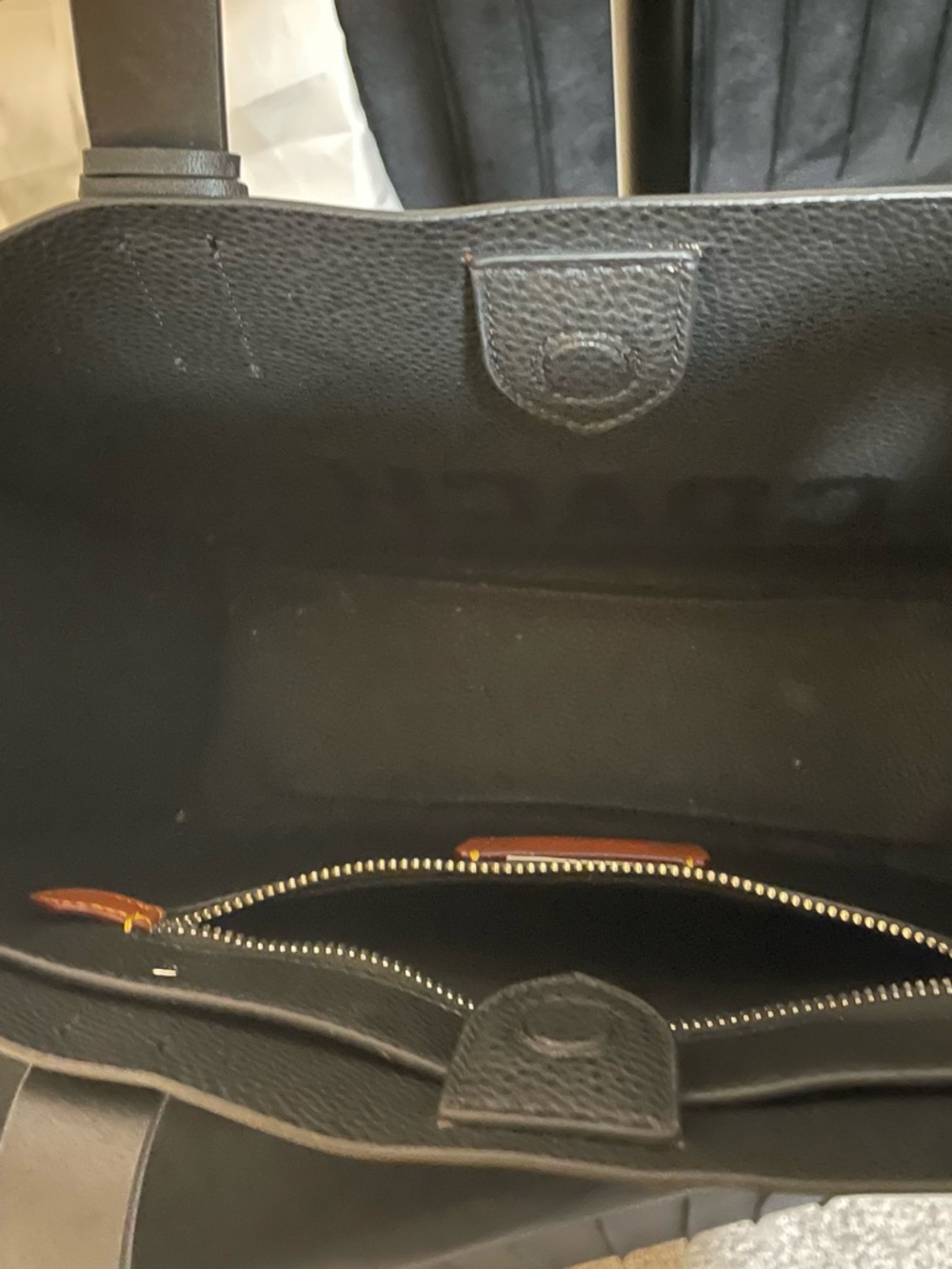 Unisex Coach Loved Leather Relay 34 Tote RARE! - Picture 3 of 7